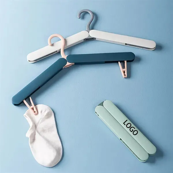 Plastic folding hanger